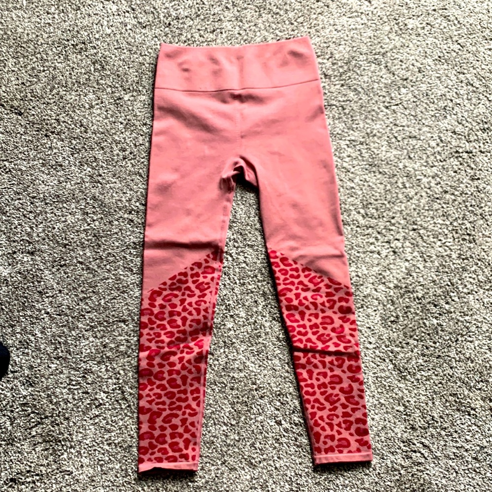 Gently used high-waisted seamless leopard leggings size small